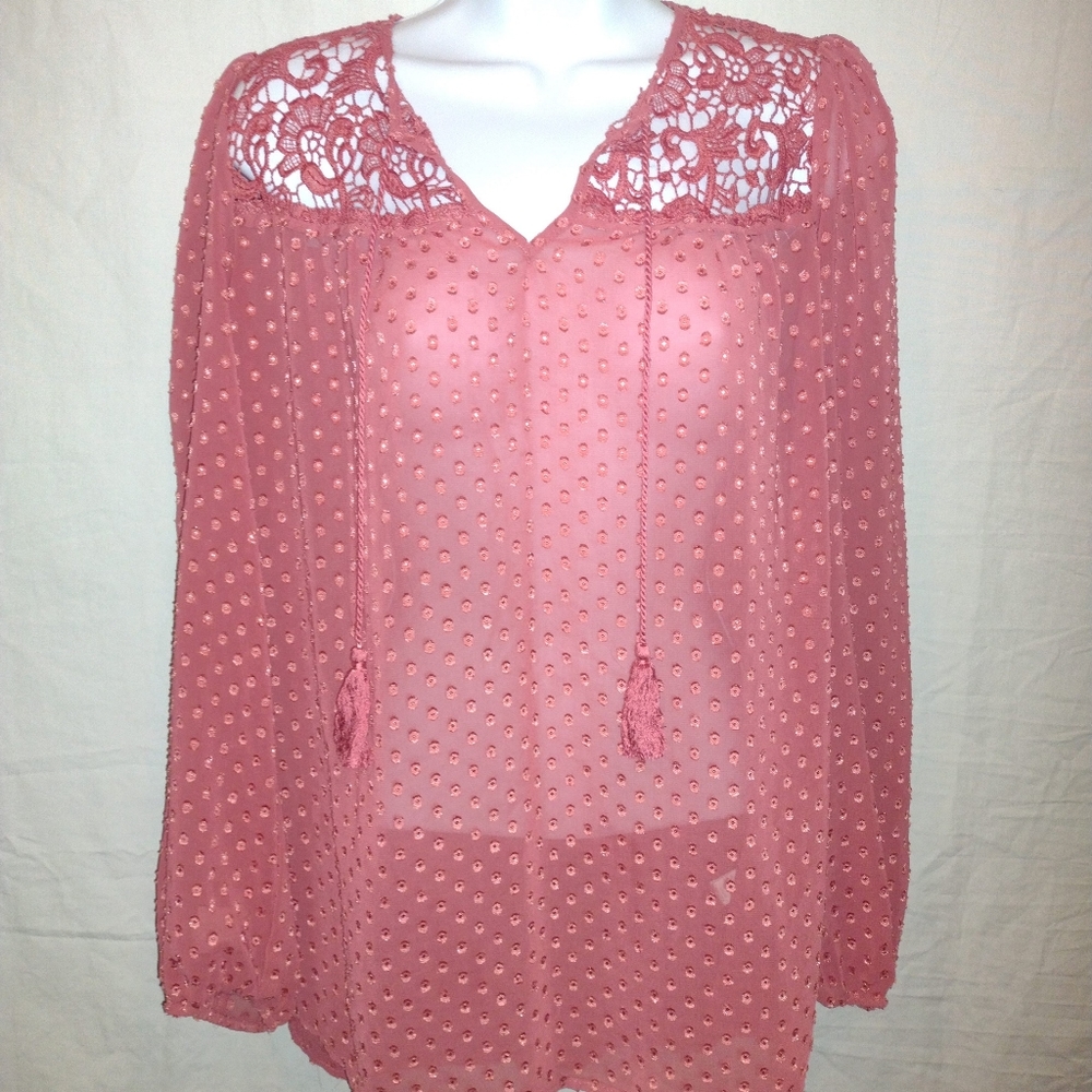 Sweet Rain Size M Sheer top. Color pink family